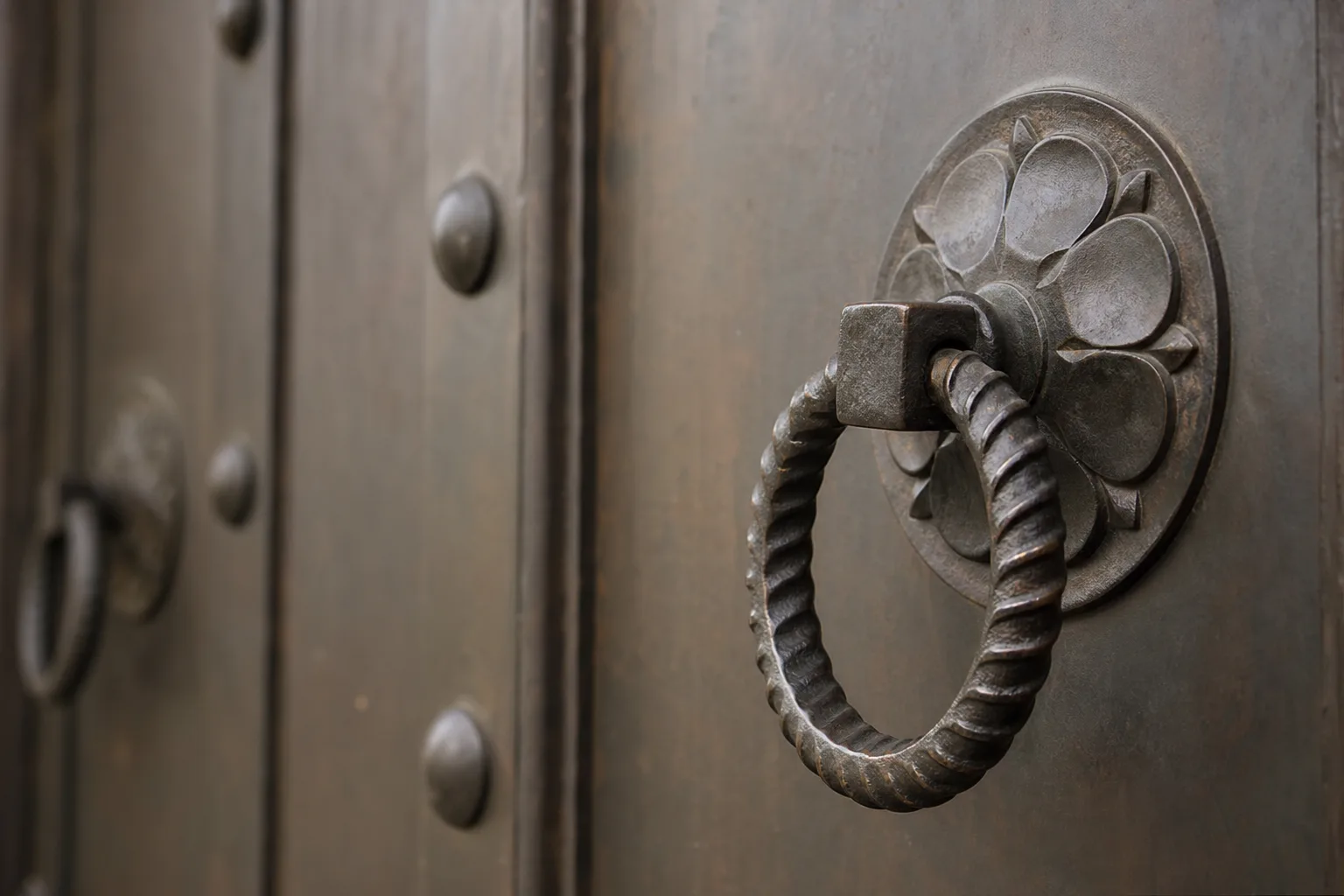 Writing to a German cemetery office from abroad, and how to check the answer they send